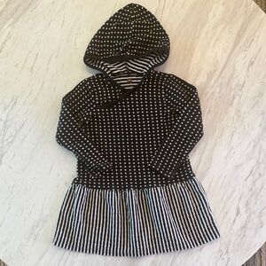 Tea Collection Girl’s Polka Dot and Striped Hooded Sweater Dress, size 5